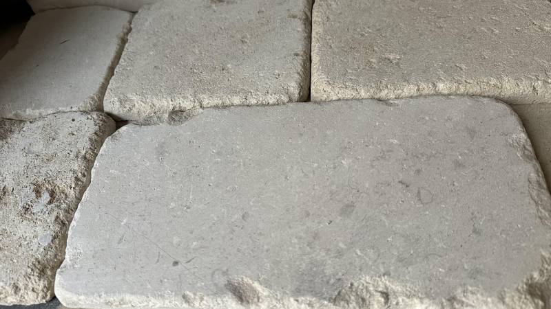 Pavé ANTICA © Montignac – L’Authenticité de la Pierre du Périgord, 100 % Fabrication Française