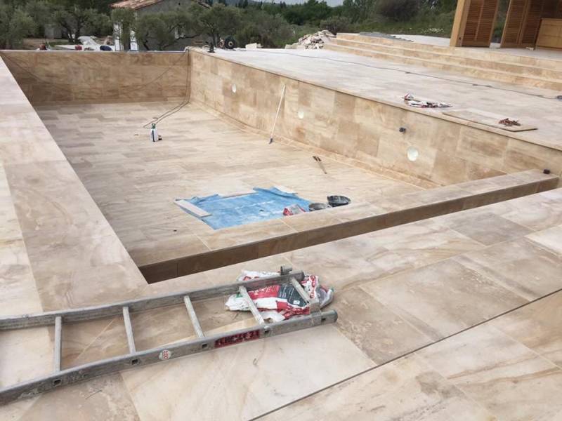 TRAVERTIN pierre naturelle pour terrasse et piscine Lyon