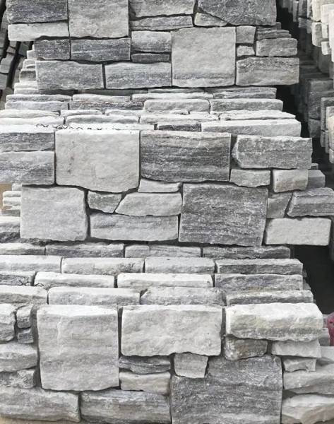 Parement en quartzite CLOUDY GREY à Nîmes