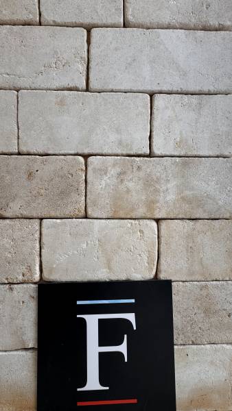 Pavé ANTICA © Montignac – L’Authenticité de la Pierre du Périgord, 100 % Fabrication Française