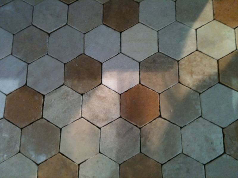 Tomette hexagonale Pierres naturelles de France 36 rue de Bourgogne à Paris Uniquement sur RDV