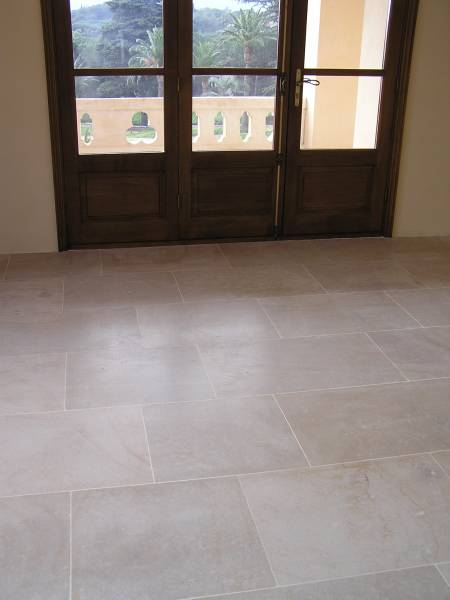 Natural French Stone for Flooring, Paving, Wall Cladding, and Antique Slabs
