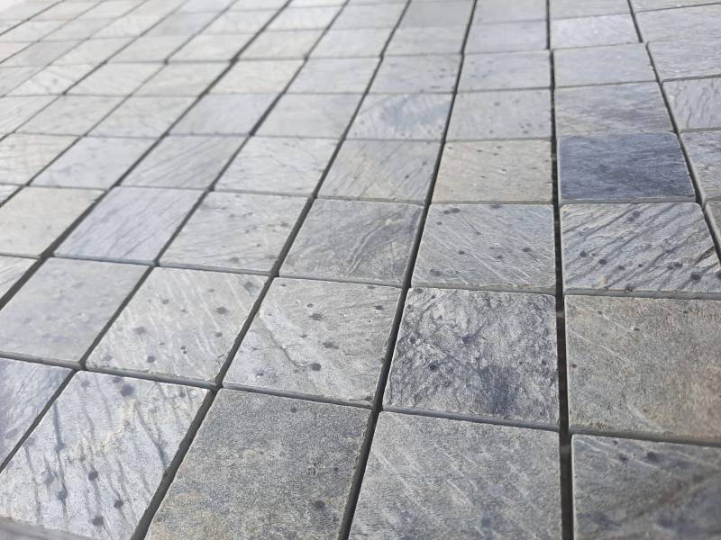 La véritable Pierre de Bali, pierre naturelle pour piscine et bassin.