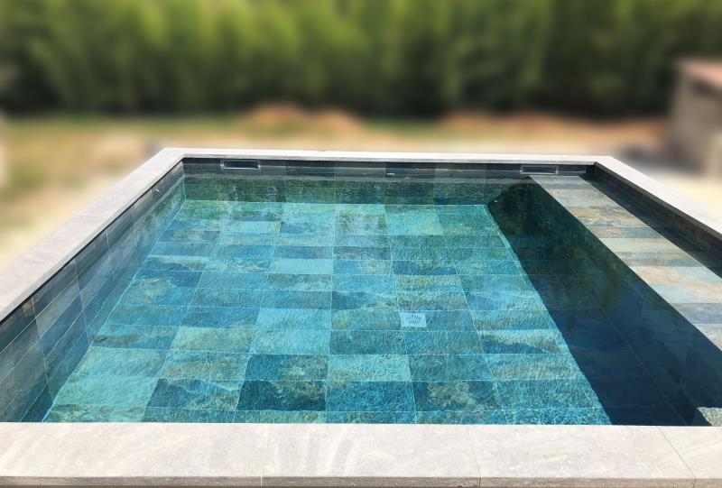 Pierre de Bali pour dallage, parement et margelle piscine et bassin à Bastia, Corse