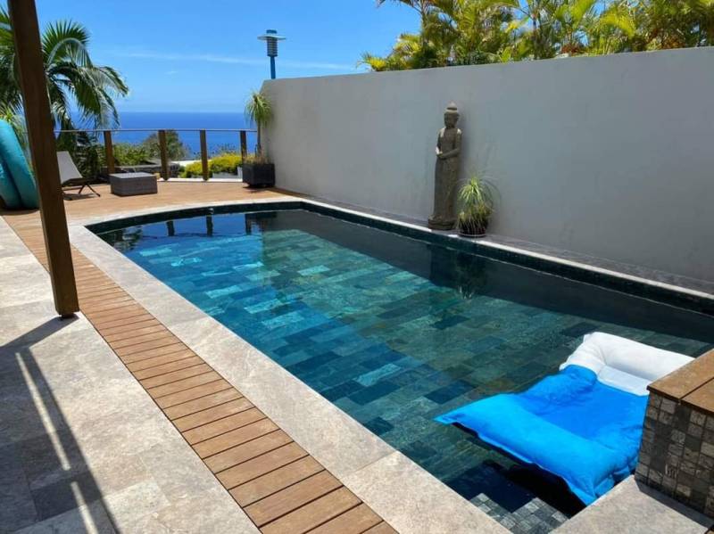 Pierre de Bali Naturelle : Dalles et Margelles de Piscine. Livraison partout en France, y compris à Aix-en-Provence, Marseille