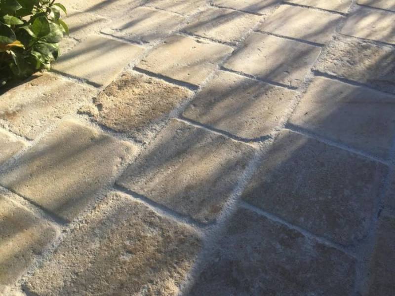 Pierres naturelles de France pour dallage au 36 rue de Bourgogne à Paris