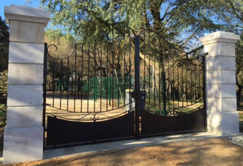 Dallage en pierre naturelle de France : livraison à Bossey (Haute-Savoie, Auvergne-Rhône-Alpes).