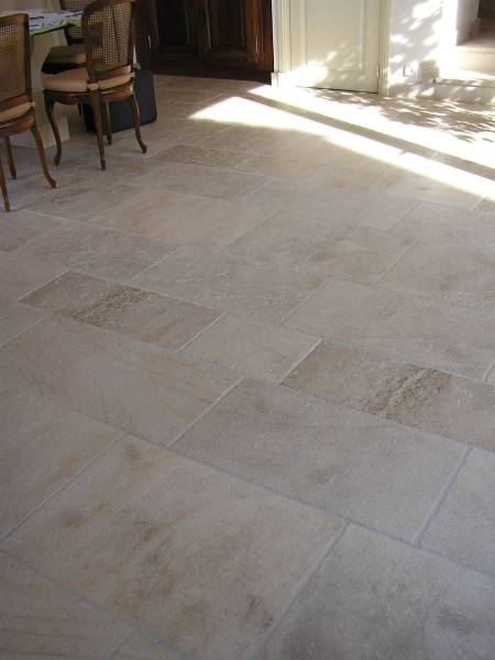 Pierre Extraite et Façonnée en Bourgogne : Une Excellence Issue de la Carrière et de l’Usine