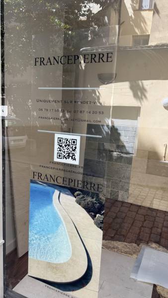 Terrasse et Piscine en Pierre Naturelle à Lyon : Vente Directe avec FRANCEPIERRE, Fabricant Spécialiste.