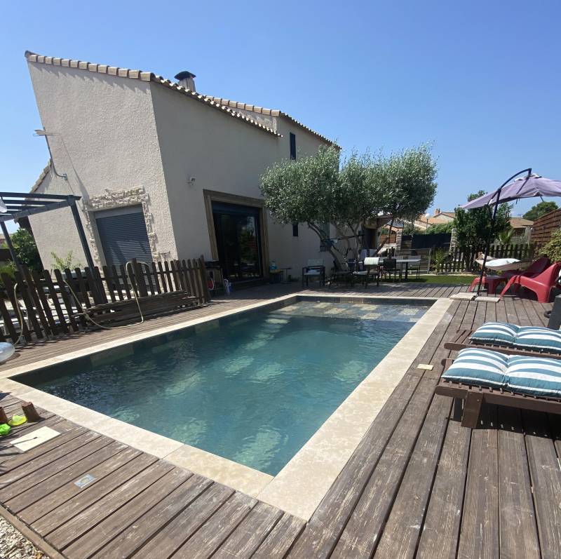 Quelle pierre naturelle pour sol extérieur, terrasse, plage de piscine, coursive, allée? Livraison partout en France