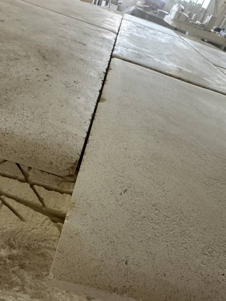 SEPT SHOWROOMS en France pour Découvrir la Pierre Naturelle.