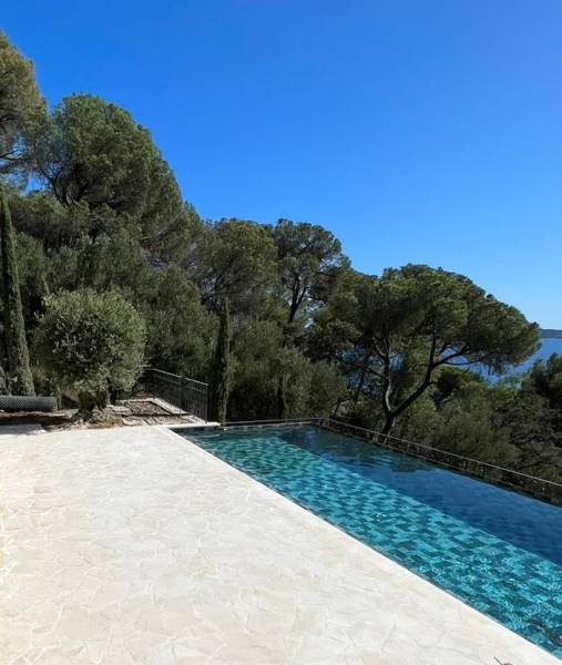 Pierre du Périgord par FRANCEPIERRE : Authenticité, Savoir-Faire et Vente Directe Fabricant.