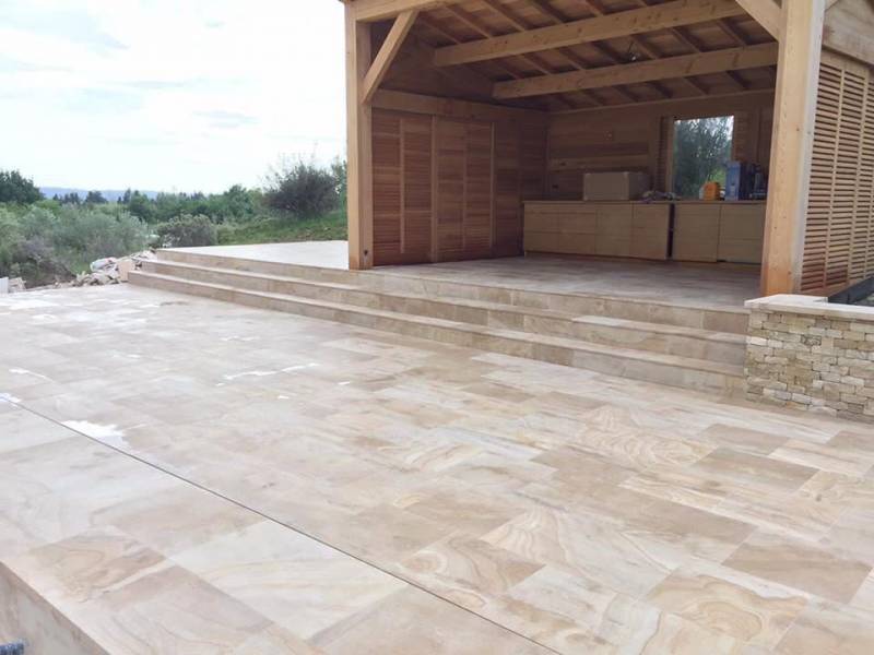Terrasse, dallage, carrelage, pavé en pierre naturelle à NIMES 30 et AVIGNON 84