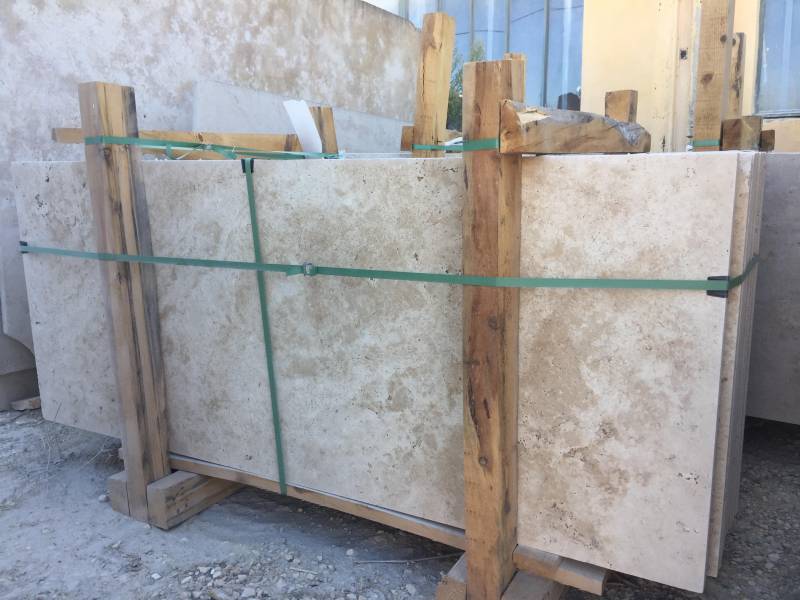 Quelle pierre naturelle pour sol extérieur, terrasse, plage de piscine, coursive, allée? Livraison partout en France