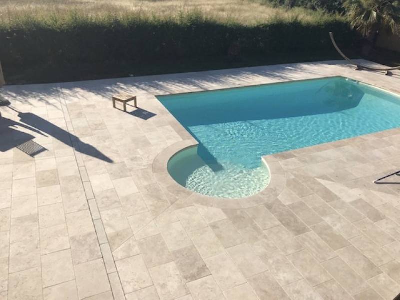 Que choisir ? Le Travertin ou le carrelage pour les sols extérieurs ? MARSEILLE