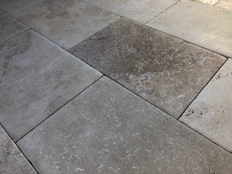 Le carrelage en pierre naturelle Travertin à Bordeaux