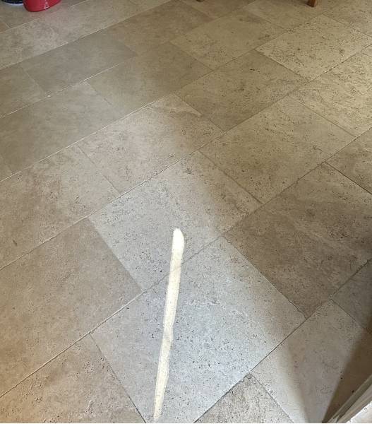 Travertin pour intérieur, terrasse et plage de piscine, visible au 36 rue de Bourgogne à Paris sur RDV