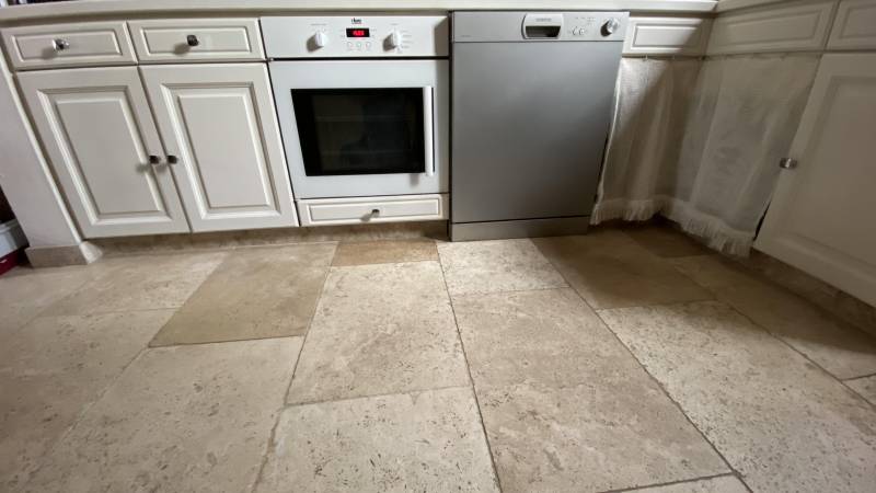 Travertin intérieur pour sol cuisine et salon Montpellier