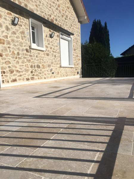 Ventes de pierre naturelle TRAVERTIN pour extérieur, NIMES et AVIGNON