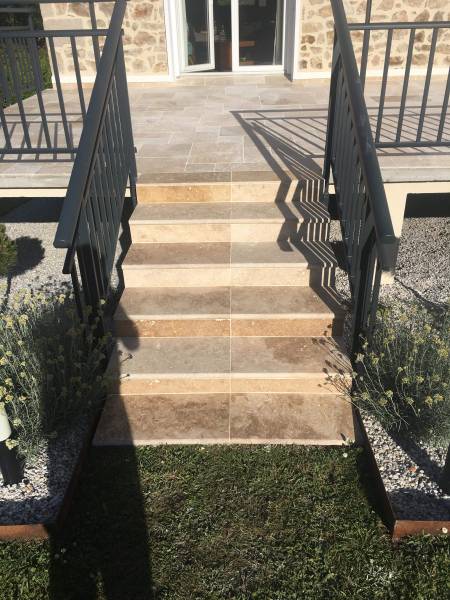 Travertin extérieur terrasse ORANGE 84, GRANE 26