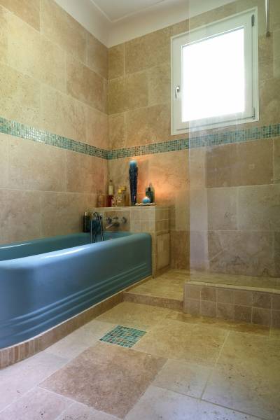 Travertin pour salle de bain, sol et mur