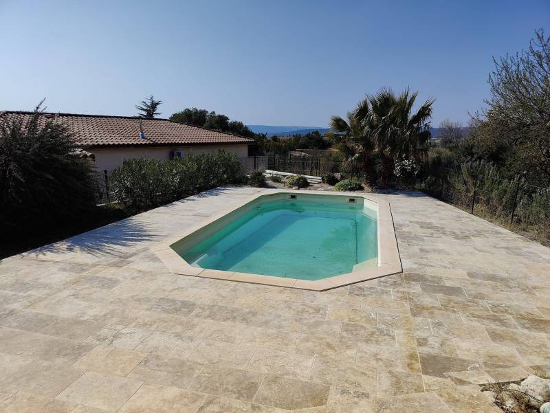 Travertin Terrasse de piscine pas cher proche Bergerac, Périgueux, entre Bordeaux et Sarlat