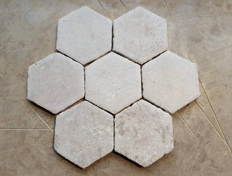 Tomette en pierre naturelle pour sol et mur, intérieur et extérieur