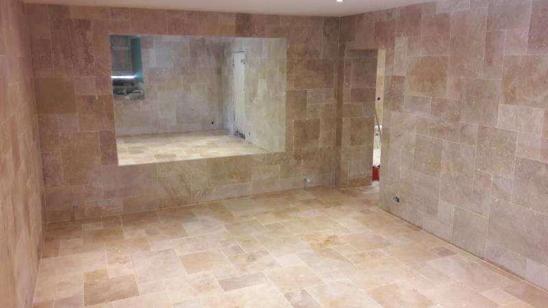 Carrelage pierre, Travertin beige idéal pour plage et piscine Arles, Bordeaux