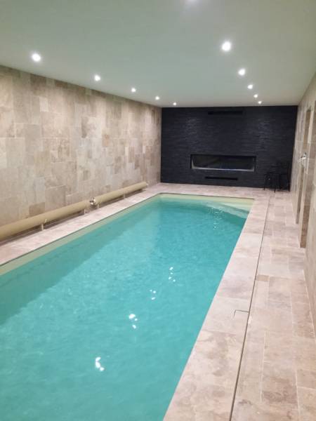 Piscine intérieur en Travertin pas cher UZES Gard 30