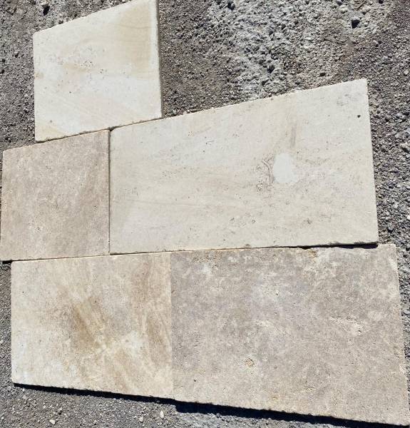 Roche d'Or : La Pierre Naturelle pour Sublimer les Plus Belles Demeures de la Côte d'Azur.