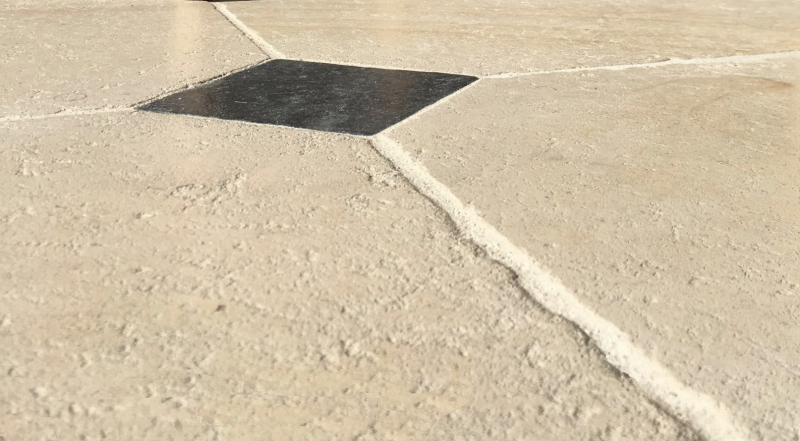 Carrelage pierre claire pour intérieur et extérieur en terrasse ou plage de piscine PARIS