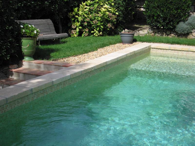 Terrasse, dallage, carrelage, pavé en pierre naturelle à NIMES 30 et AVIGNON 84