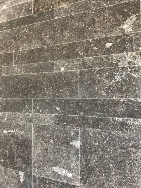 Pierre noire (Bleu du Hainaut) Pierre naturelle pour dallage et taille de pierre à Lyon 69