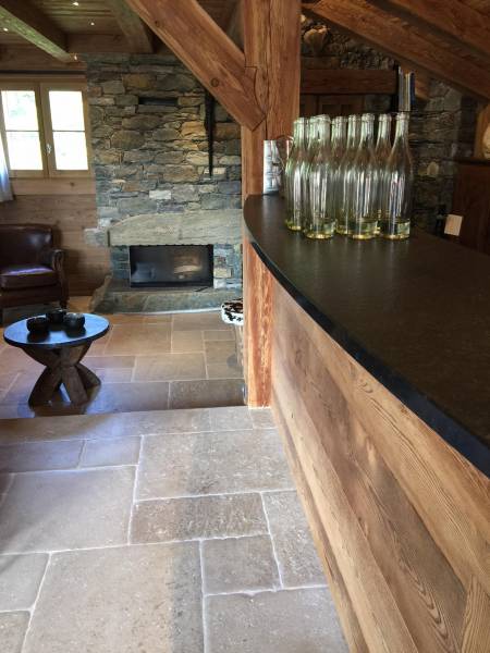 Vieille dalle du Périgord entre Montpellier et Aix en Provence