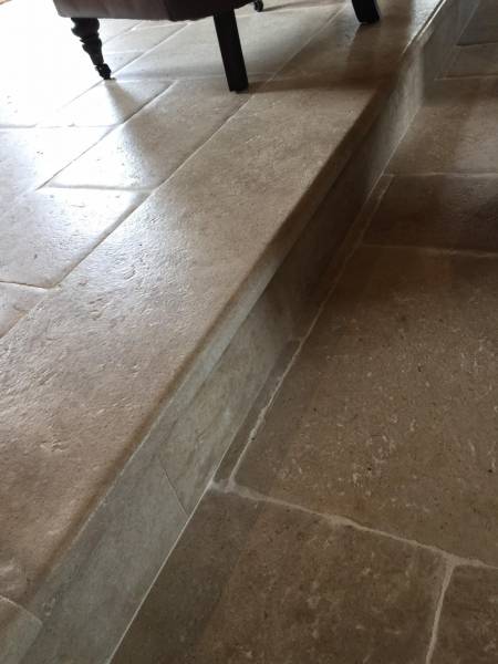 Pierre à PARIS. Dallage ancien